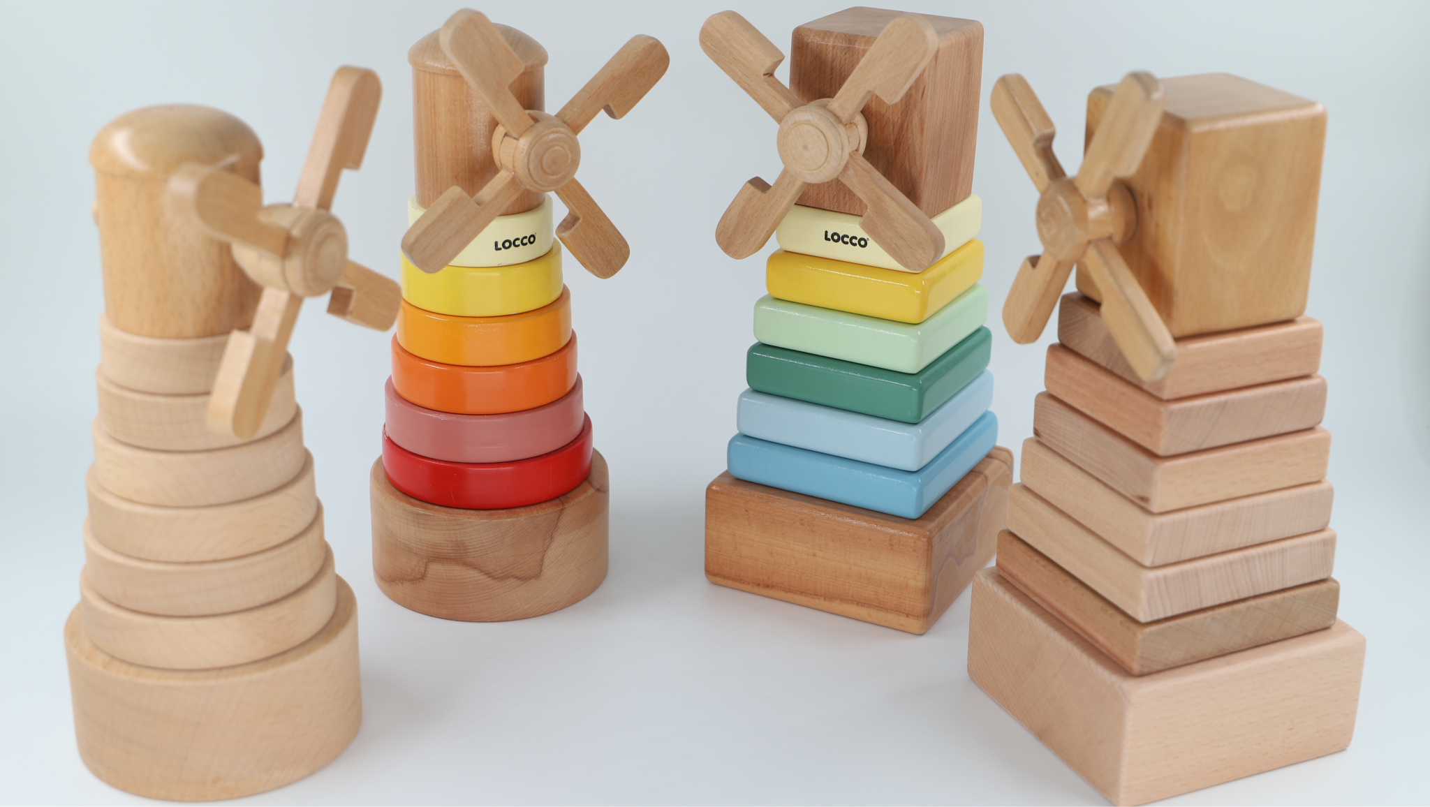 Ahşap yel değirmeni modeli, çocuklar için eğlenceli ve etkileşimli bir oyun deneyimi sunar