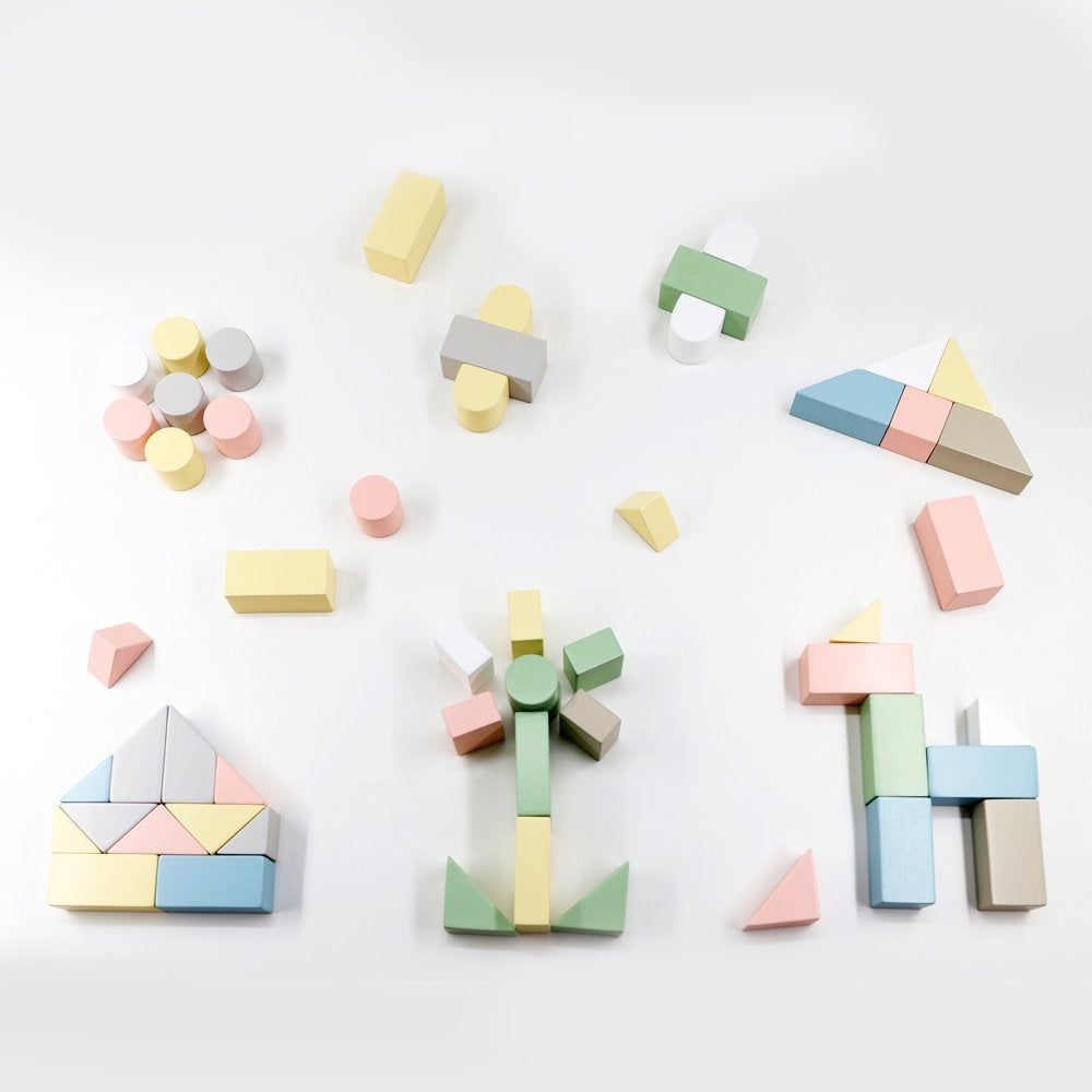Renkli ve doğal ahşap bloklar - Çocuklar için eğlenceli ve eğitimsel oyun seti.