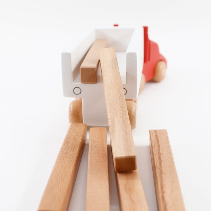 CE ve ISO belgeli, zararsız boyalarla üretilmiş ahşap TIR.