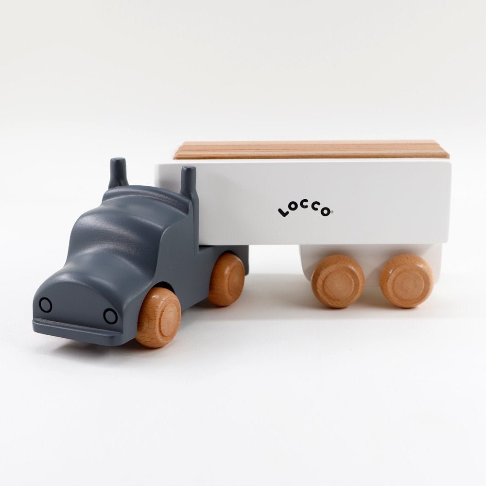 Çocuklar için özel olarak tasarlanmış el yapımı TIR.